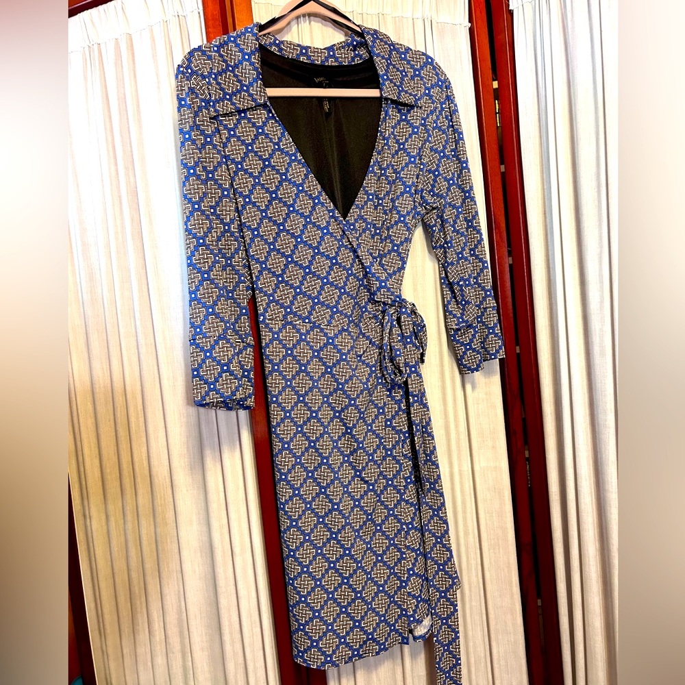 NWOT Laundry Blue Wrap Dress with white trimmed in gold. Size L
